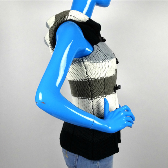 Epic Threads Chunky Knit Hooded Vest Juniors S - Picture 5 of 6